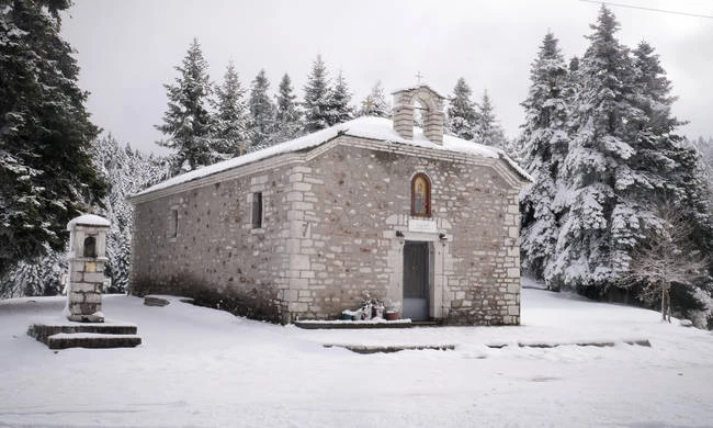Έκτακτο δελτίο ΕΜΥ: Ψυχρή εισβολή από το βράδυ – Χιόνια και τσουχτερό κρύο τα Χριστούγεννα